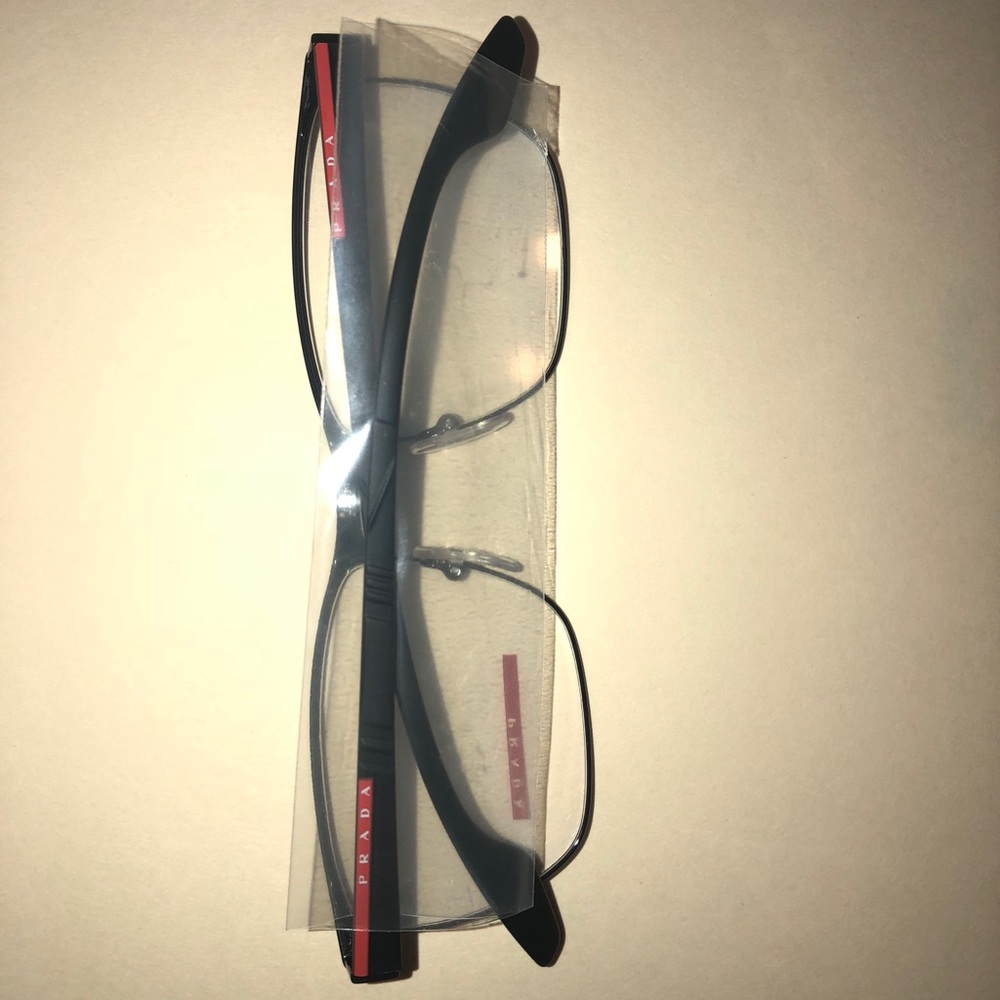 Prada Eyewear - Picture 5 of 8